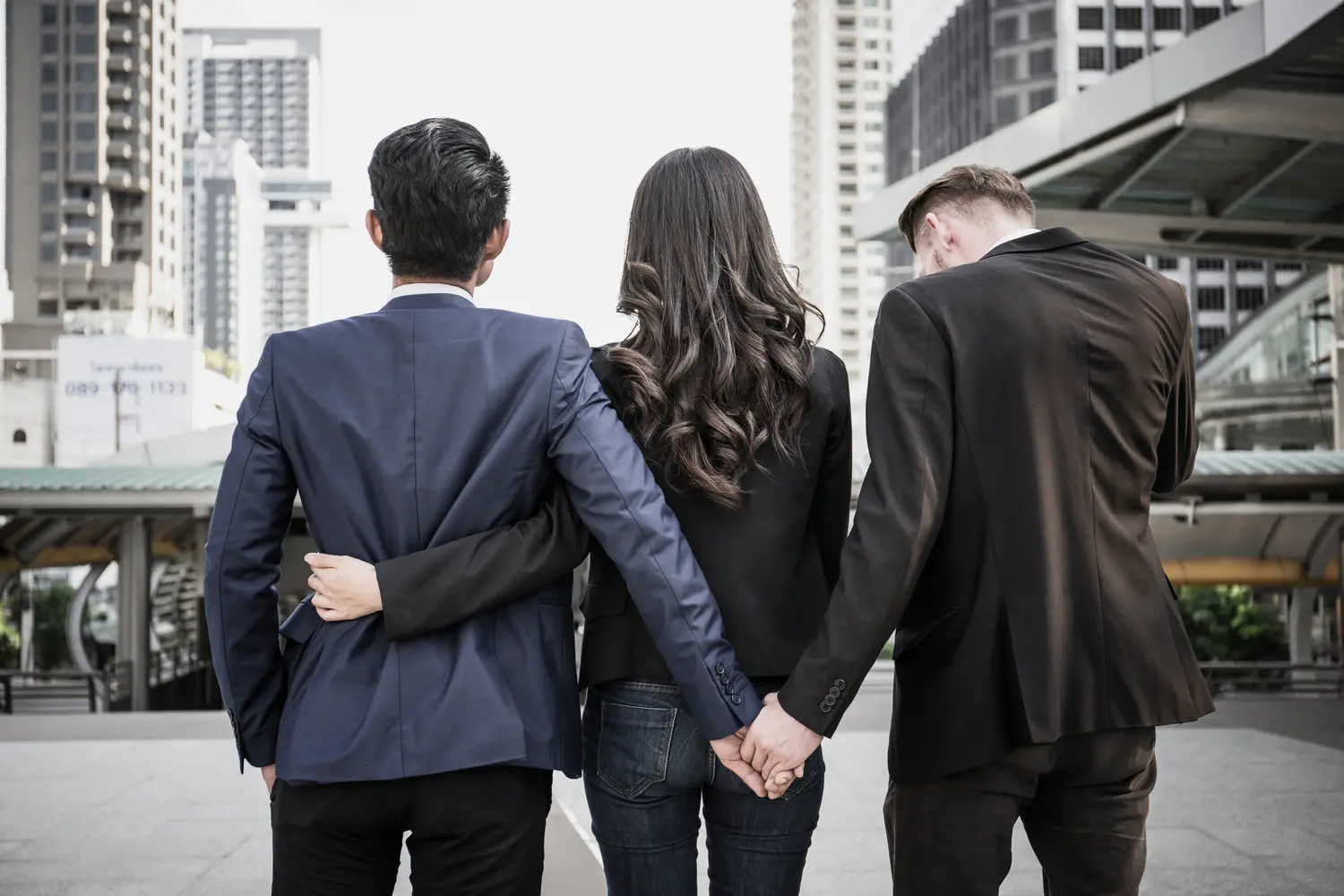 De la Venganza a la Pasión: Un Romance Inesperado