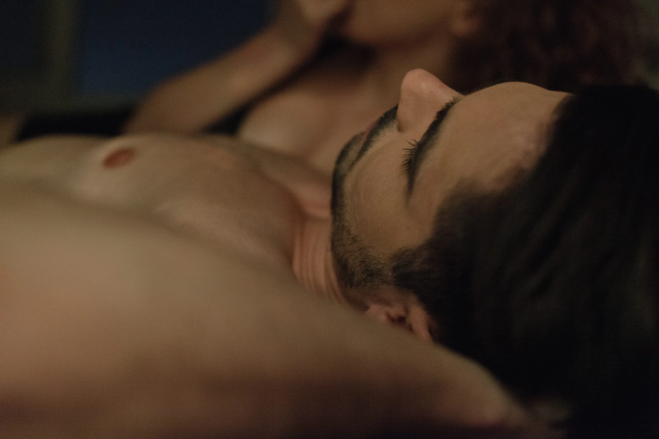 Dormir desnudos